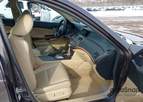 2011 Honda Accord 3.5 Ex-L from USA, damaged, VIN 1HGCP3F85BA011839